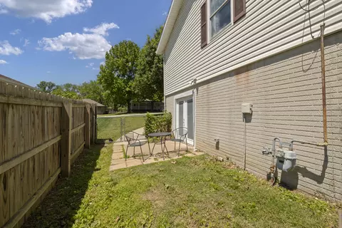 Exterior - 5834 S Iris Ln, Battlefield, MO 65619 photo 6 of 8