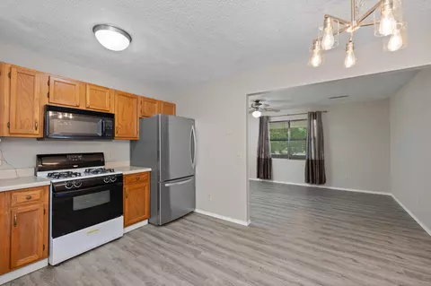 Kitchen - 5834 S Iris Ln, Battlefield, MO 65619 photo 2 of 3
