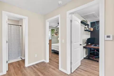 Entry Way - 819 N Brown Ave, Springfield, MO 65802 photo 4 of 4