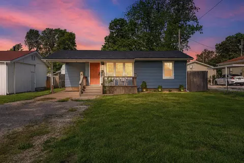 Exterior - 819 N Brown Ave, Springfield, MO 65802 photo 2 of 8