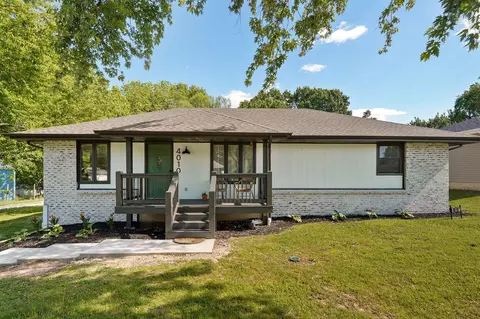 4010 W Dahlia Dr, Battlefield, MO 65619