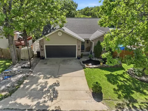 1702 Westway Dr, West Plains, MO 65775