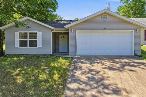 307 Hickory St, Rockaway Beach, MO 65740