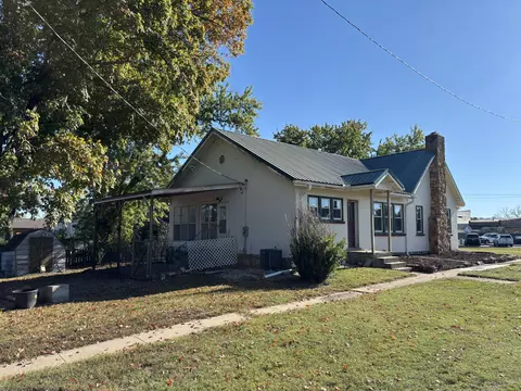 Exterior - 710 Main St, Osceola, MO 64776 photo 2 of 10