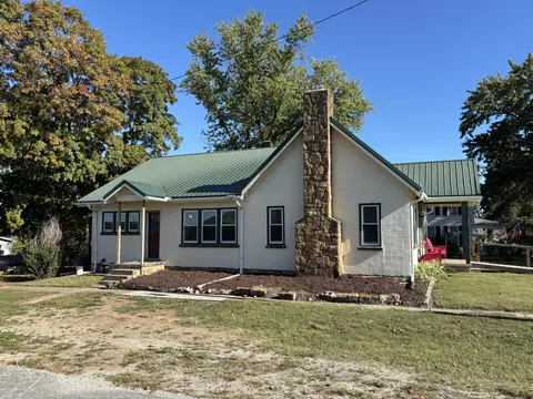 Exterior - 710 Main St, Osceola, MO 64776 photo 1 of 10