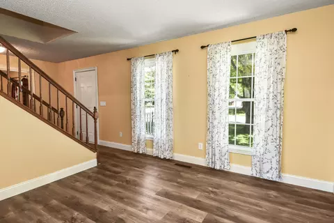 Living - 3162 W Tracy Ct, Springfield, MO 65807 photo 6 of 6