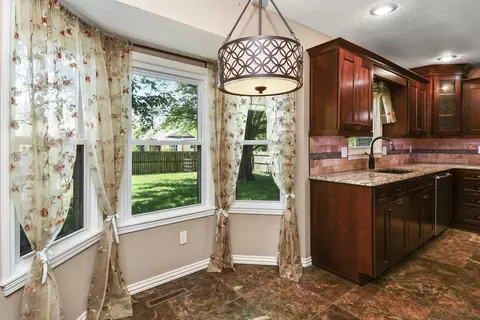 Kitchen - 3162 W Tracy Ct, Springfield, MO 65807 photo 3 of 7