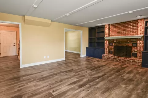 Living - 3162 W Tracy Ct, Springfield, MO 65807 photo 3 of 6