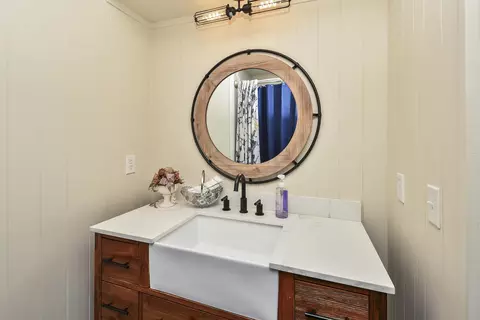 Bath - 3162 W Tracy Ct, Springfield, MO 65807 photo 6 of 6