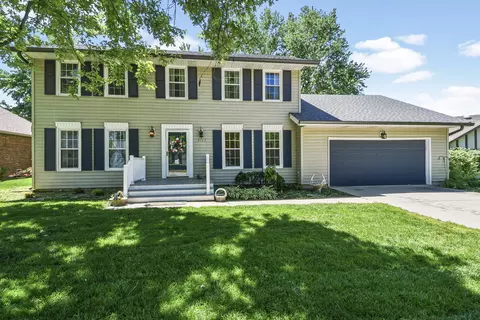 3162 W Tracy Ct, Springfield, MO 65807