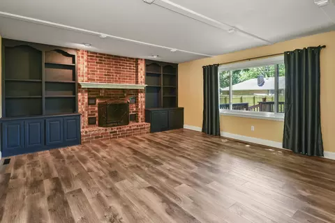Living - 3162 W Tracy Ct, Springfield, MO 65807 photo 1 of 6