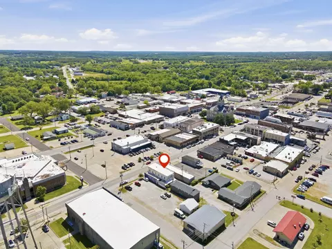 View/Area - 215 N Main Ave, Bolivar, MO 65613 photo 1 of 5
