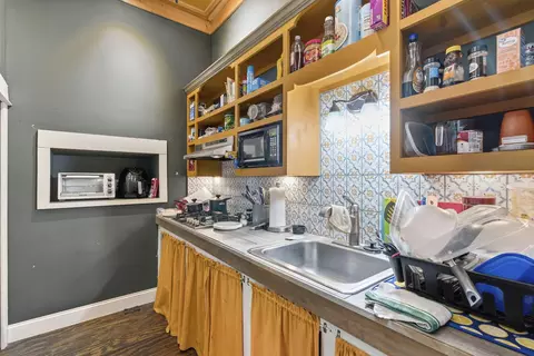 Kitchen - 215 N Main Ave, Bolivar, MO 65613 photo 4 of 4