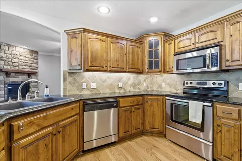 Kitchen - 3277 W Cardinal St, Springfield, MO 65810 photo 2 of 3