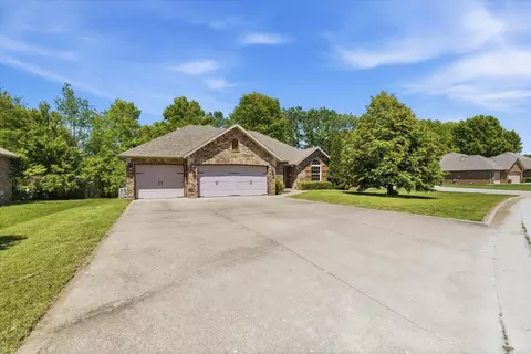 Exterior - 3277 W Cardinal St, Springfield, MO 65810 photo 2 of 8