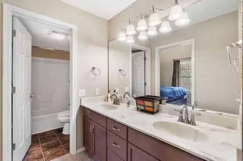 Bath - 580 Abby Ln #6, Branson, MO 65616 photo 1 of 3
