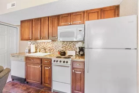 Kitchen - 580 Abby Ln #6, Branson, MO 65616 photo 2 of 2