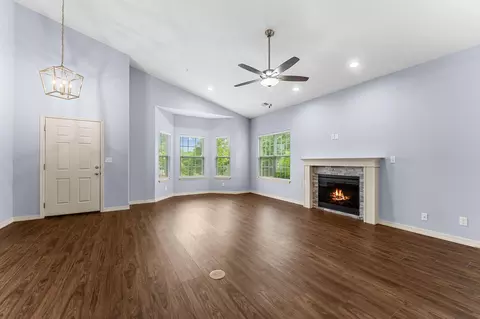 Living - 137 Rue De Villas Cir, Branson, MO 65616 photo 4 of 9