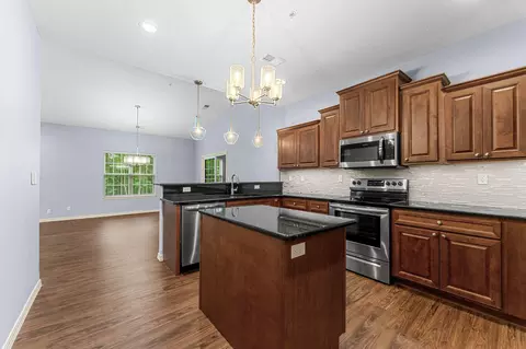 Kitchen - 137 Rue De Villas Cir, Branson, MO 65616 photo 2 of 3