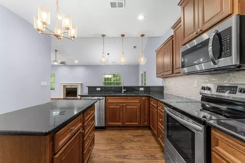 Kitchen - 137 Rue De Villas Cir, Branson, MO 65616 photo 3 of 3