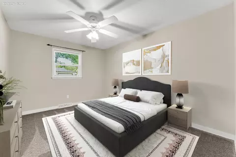 Bedroom - 1261 E Gretna St, Springfield, MO 65804 photo 3 of 6