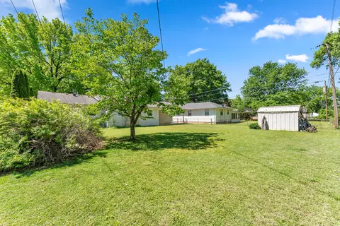 Exterior - 1261 E Gretna St, Springfield, MO 65804 photo 8 of 8