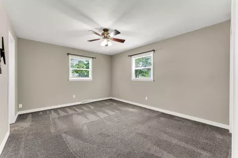 Bedroom - 1261 E Gretna St, Springfield, MO 65804 photo 2 of 6