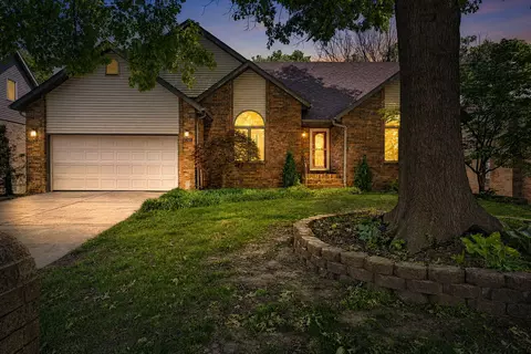 2249 E Cragmont St, Springfield, MO 65804