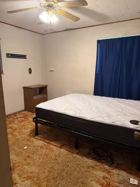 Bedroom - 226 Sharp St, Mountain View, MO 65548 photo 2 of 3