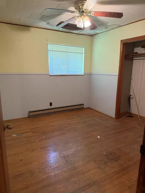 Bedroom - 226 Sharp St, Mountain View, MO 65548 photo 1 of 3