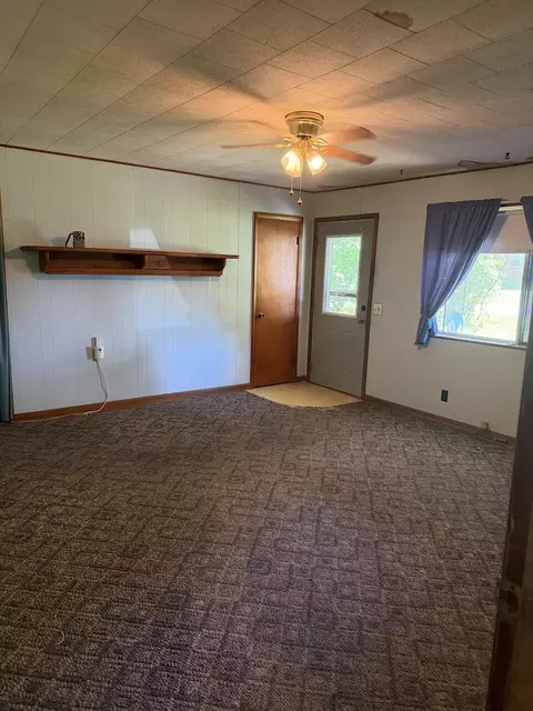 Living - 226 Sharp St, Mountain View, MO 65548 photo 2 of 2