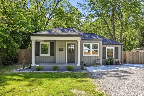 1231 S Lone Pine Ave, Springfield, MO 65804