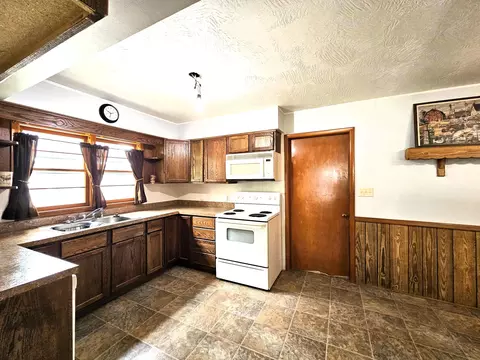Kitchen - 2229 N Kellett Ave, Springfield, MO 65803 photo 2 of 2