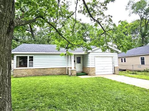 Exterior - 2229 N Kellett Ave, Springfield, MO 65803 photo 2 of 11