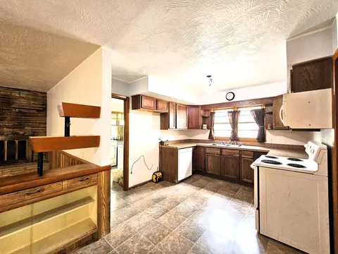 Kitchen - 2229 N Kellett Ave, Springfield, MO 65803 photo 1 of 2