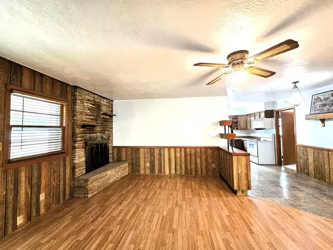 Living - 2229 N Kellett Ave, Springfield, MO 65803 photo 6 of 8