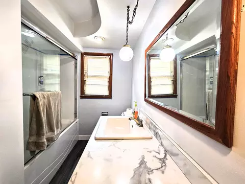 Bath - 2229 N Kellett Ave, Springfield, MO 65803 photo 1 of 2
