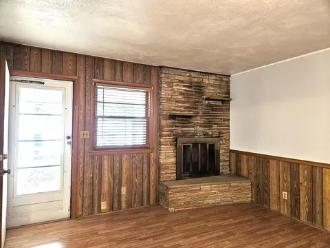 Living - 2229 N Kellett Ave, Springfield, MO 65803 photo 4 of 8