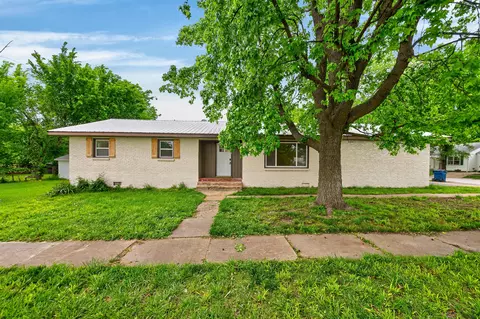 203 W Madison St, Buffalo, MO 65622