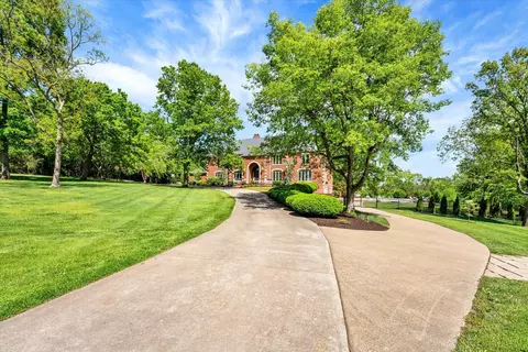 Exterior - 1690 S Royal Dr, Springfield, MO 65809 photo 4 of 12
