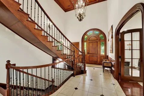 Entry Way - 1690 S Royal Dr, Springfield, MO 65809 photo 1 of 10
