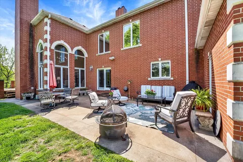 Exterior - 1690 S Royal Dr, Springfield, MO 65809 photo 8 of 12