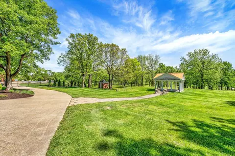 Exterior - 1690 S Royal Dr, Springfield, MO 65809 photo 3 of 12