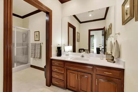 Bath - 1690 S Royal Dr, Springfield, MO 65809 photo 8 of 11