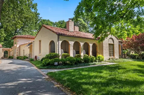 1655 E Walnut St, Springfield, MO 65802