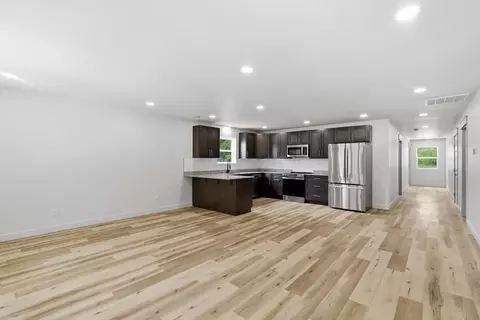 Entry Way - 915 S Hudson Ave, Aurora, MO 65605 photo 1 of 1