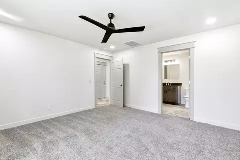 Bedroom - 915 S Hudson Ave, Aurora, MO 65605 photo 1 of 4