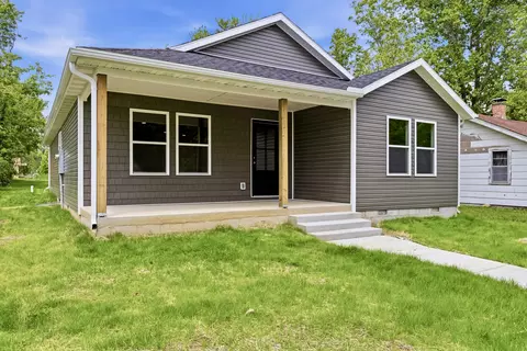 Exterior - 915 S Hudson Ave, Aurora, MO 65605 photo 2 of 4