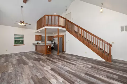 Living - 660 Ellison St, Branson, MO 65616 photo 2 of 13