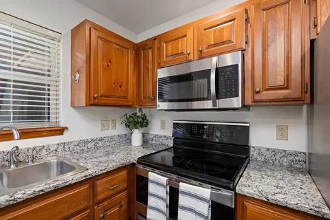 Kitchen - 660 Ellison St, Branson, MO 65616 photo 4 of 5